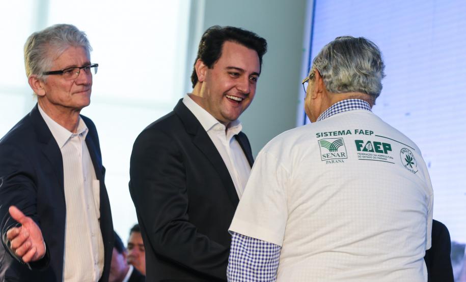 O governador Carlos Massa Ratinho Junior e a ministra da Agricultura, Pecuária e Abastecimento, Tereza Cristina, anunciam nesta terça-feira (15),  no Palácio Iguaçu, em Curitiba, a suspensão das campanhas de vacinação contra febre aftosa em rebanhos bovinos e de bufalinos no Paraná.  Curitiba, 14/10/2019 - Foto: Geraldo Bubniak/AEN