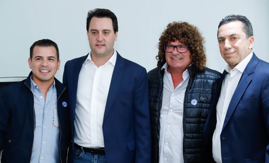 O governador Carlos Massa Ratinho Junior e a ministra da Agricultura, Pecuária e Abastecimento, Tereza Cristina, anunciam nesta terça-feira (15),  no Palácio Iguaçu, em Curitiba, a suspensão das campanhas de vacinação contra febre aftosa em rebanhos bovinos e de bufalinos no Paraná.  Curitiba, 14/10/2019 - Foto: Geraldo Bubniak/AEN