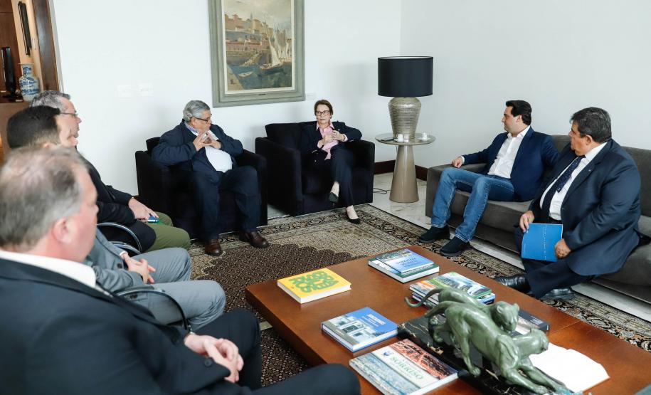 O governador Carlos Massa Ratinho Junior e a ministra da Agricultura, Pecuária e Abastecimento, Tereza Cristina, anunciam nesta terça-feira (15),  no Palácio Iguaçu, em Curitiba, a suspensão das campanhas de vacinação contra febre aftosa em rebanhos bovinos e de bufalinos no Paraná.  Curitiba, 14/10/2019 - Foto: Geraldo Bubniak/AEN