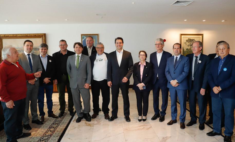 O governador Carlos Massa Ratinho Junior e a ministra da Agricultura, Pecuária e Abastecimento, Tereza Cristina, anunciam nesta terça-feira (15),  no Palácio Iguaçu, em Curitiba, a suspensão das campanhas de vacinação contra febre aftosa em rebanhos bovinos e de bufalinos no Paraná.  Curitiba, 14/10/2019 - Foto: Geraldo Bubniak/AEN