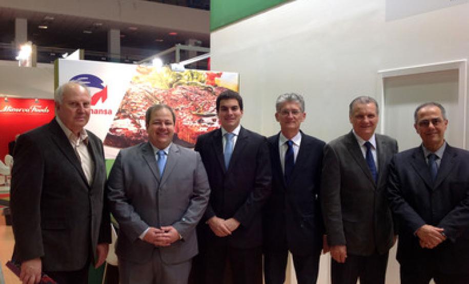 Delegação paranaense no stand do Brasil na 22ª Worldfood Moscow 2013.