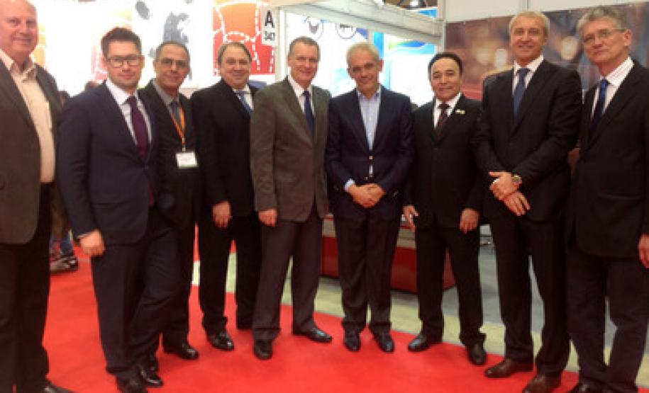Delegação paranaense com o Diretor Executivo da Associação dos Importadores e Processadores de Carne da Federação da Rússia , Sr. Sergey Yushin (segundo da direita para esquerda).