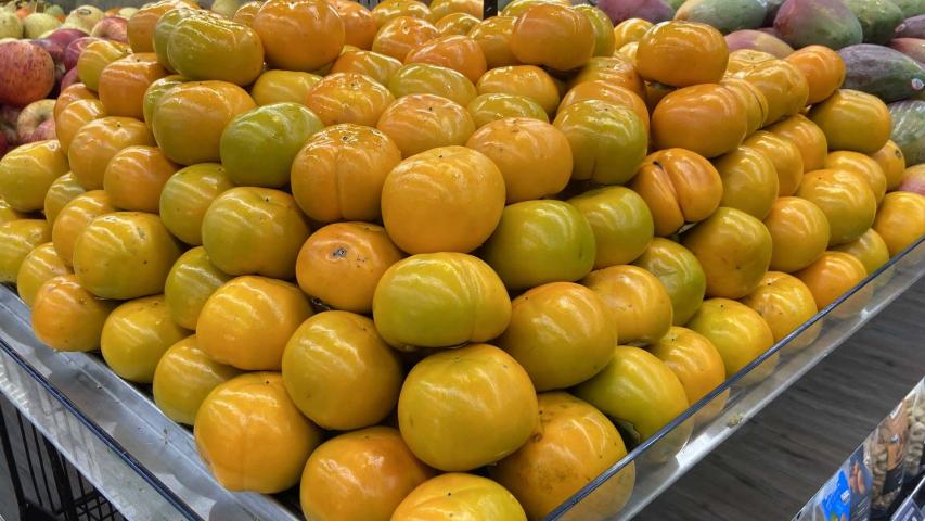 Temporada de caqui: Paraná produz 6 mil toneladas da fruta e exportações aumentam